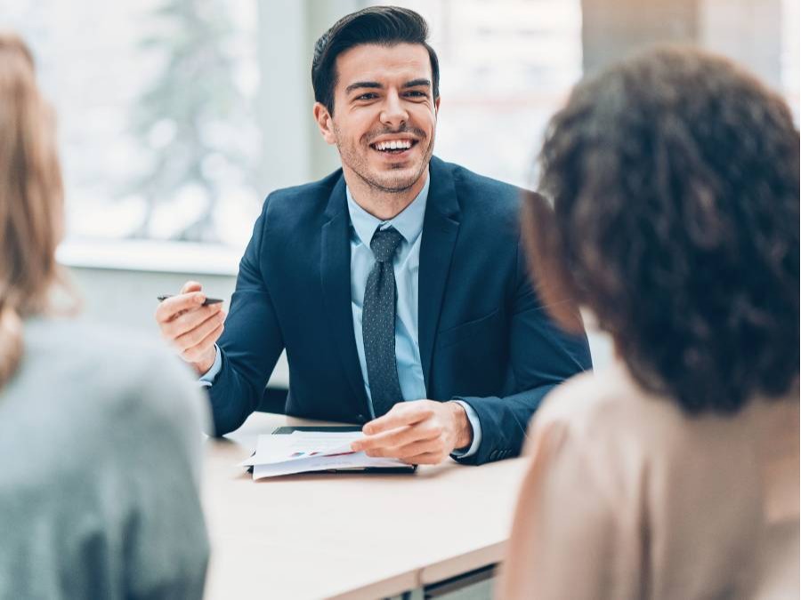 Compañía Latina que Te Ayudará a Crear Negocios